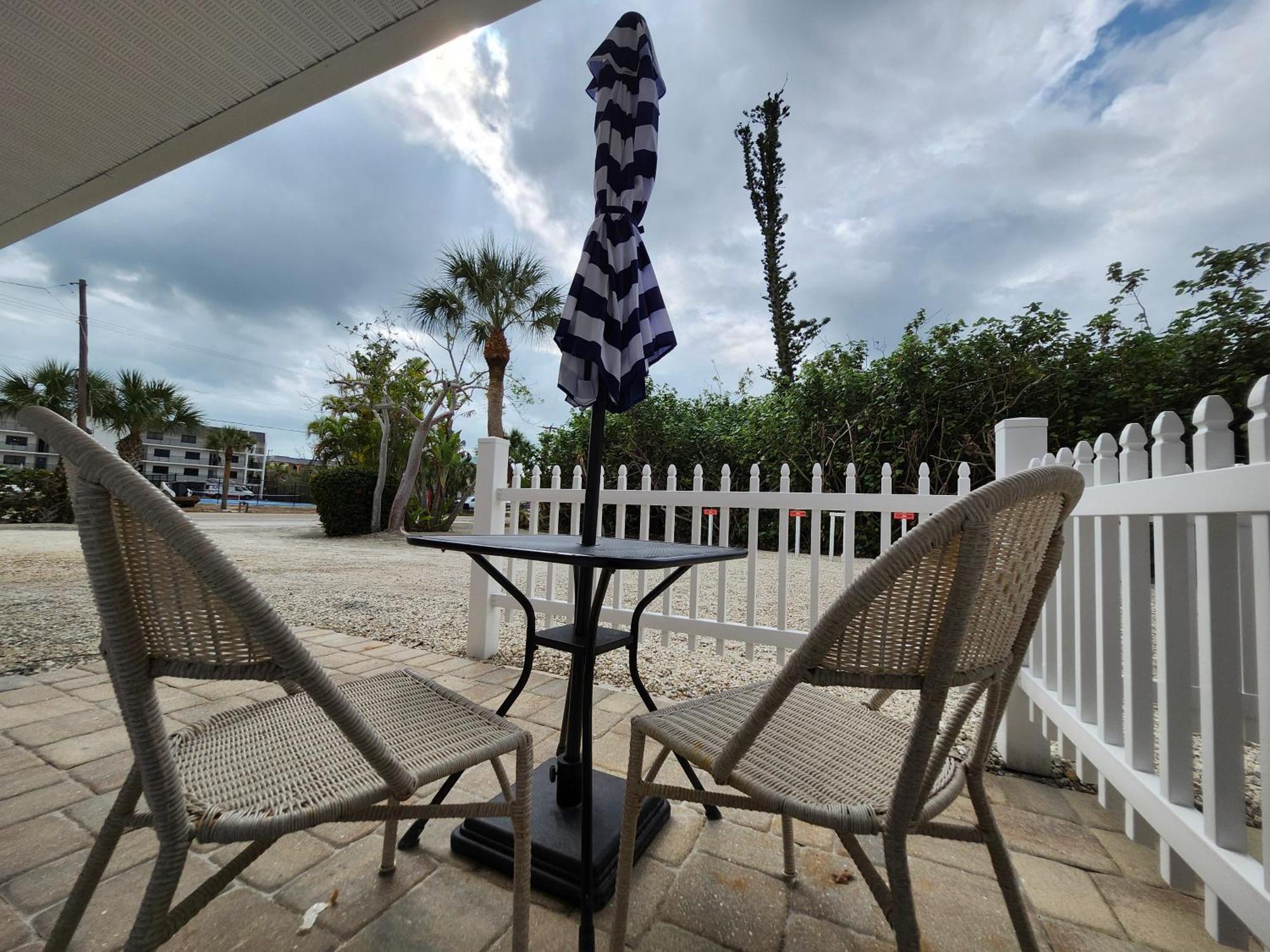 Sunshine Island Inn - Adults Only Санибел Экстерьер фото